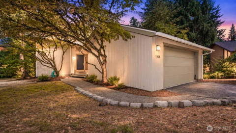 5928 160th Court NE, Redmond, WA 98052