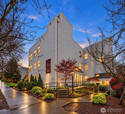 6547 42nd Ave SW, Unit 303, Seattle, WA 98136